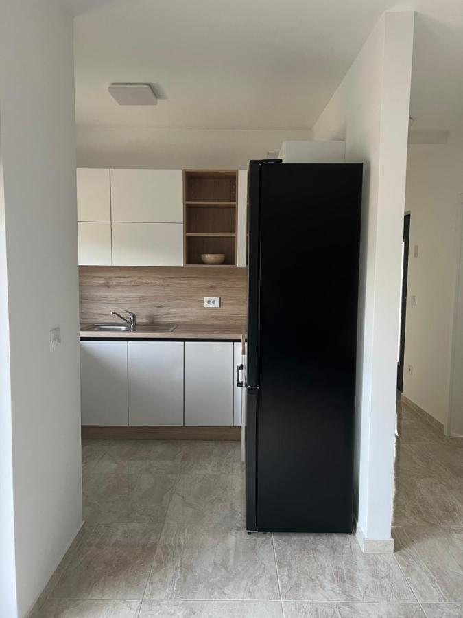 Modern Home Ula บระทอนิกลา ภายนอก รูปภาพ